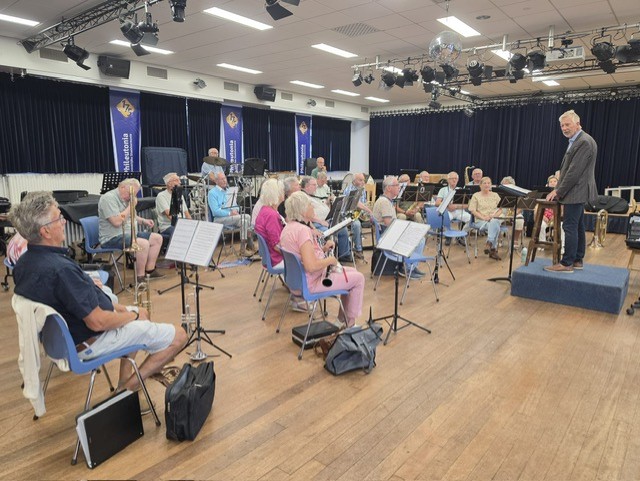 Eerste repetitie in het nieuwe oefenlokaal — foto 1