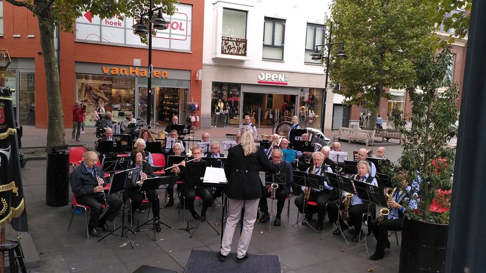 Optreden bevrijdingsfeest Helmond-Centrum — foto 5