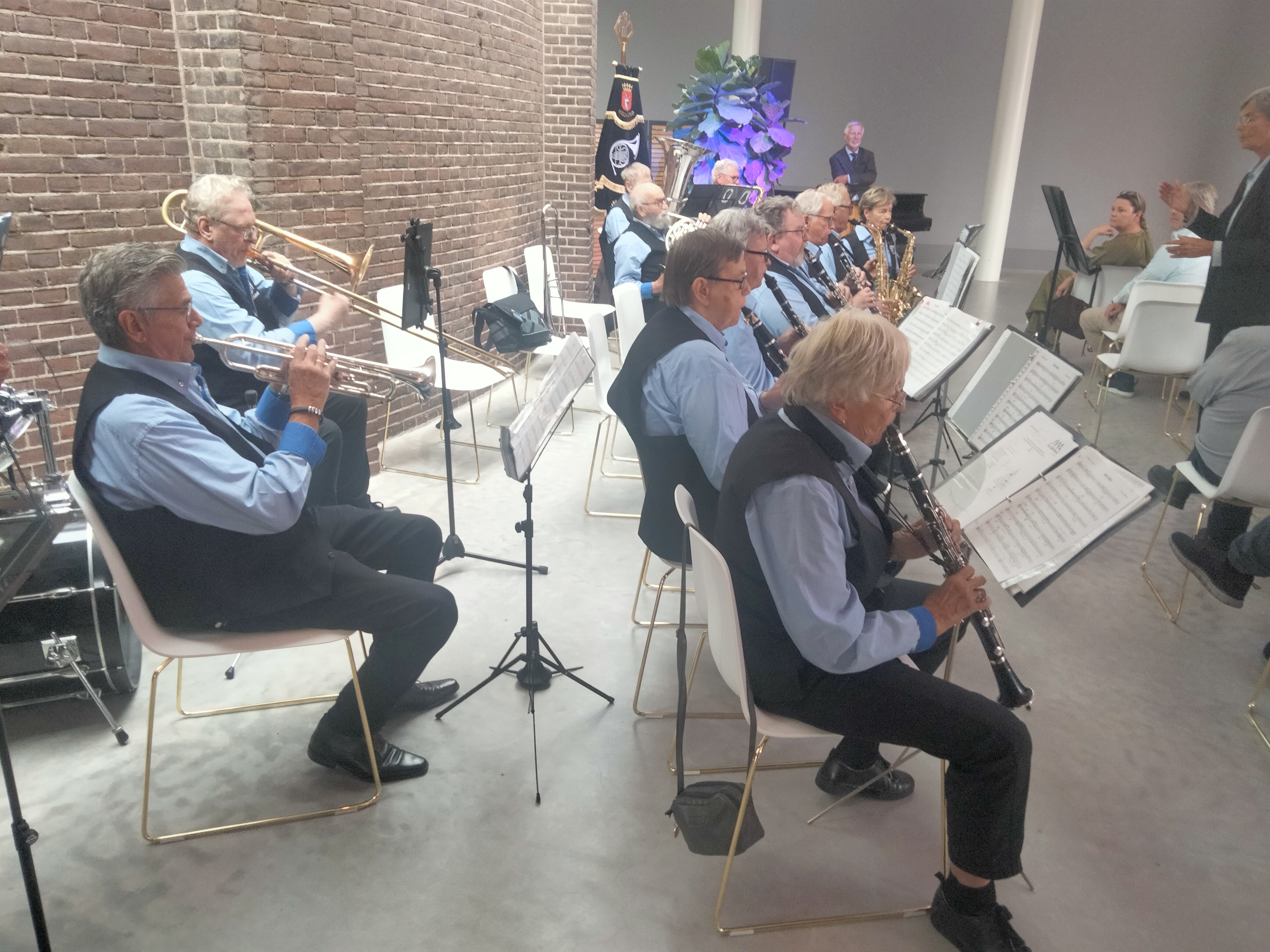Serenade in het Speelhuis bij het Netwerk Aandacht voor Ouderen Helmond — foto 5