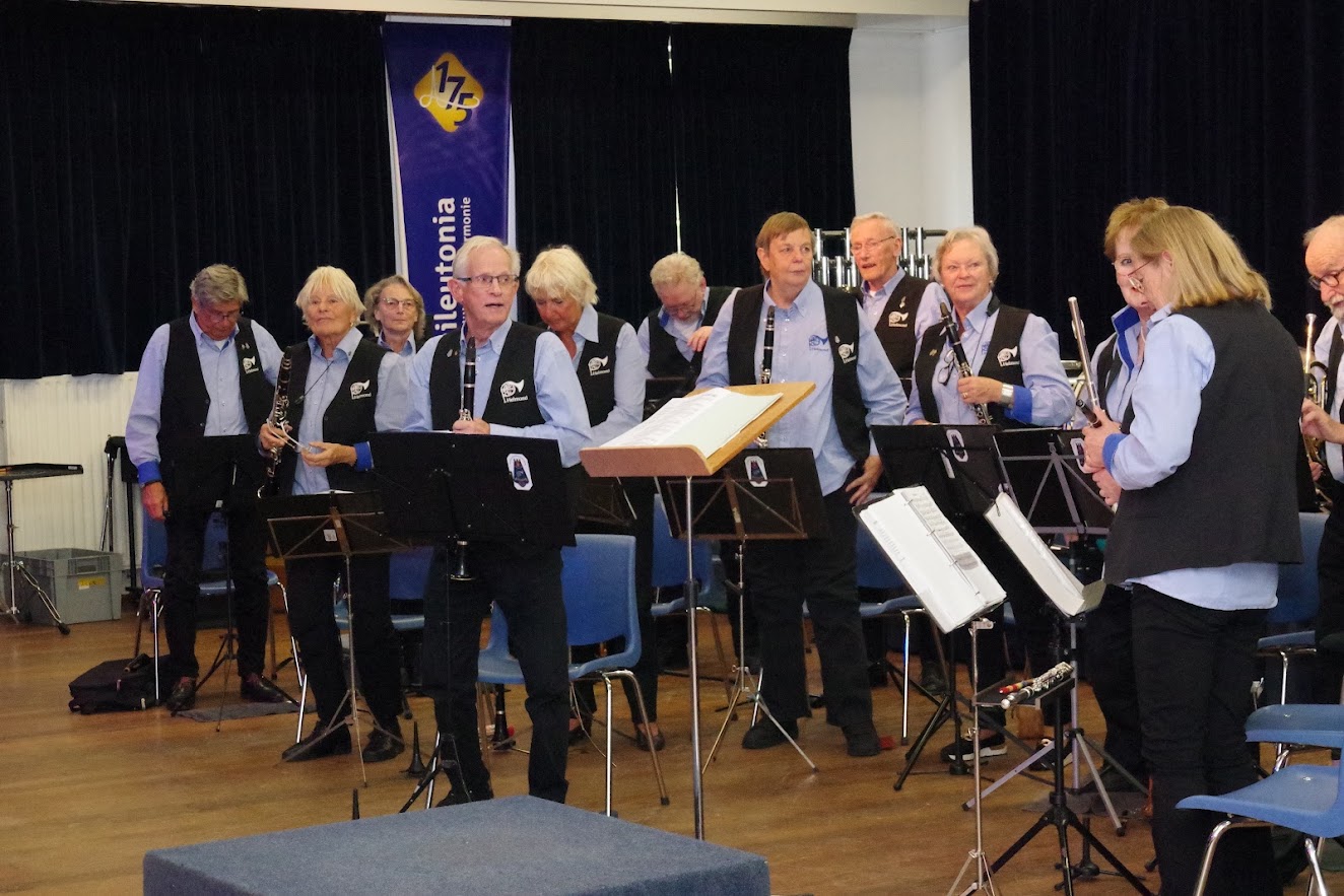 Uitwisselingsconcert met Muziekvereniging Muzikale uit Aarle-Rixtel — foto 97